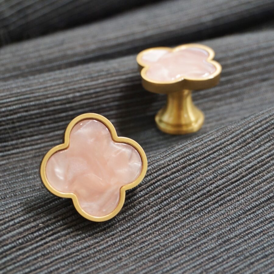 CLEEF Pink Knob